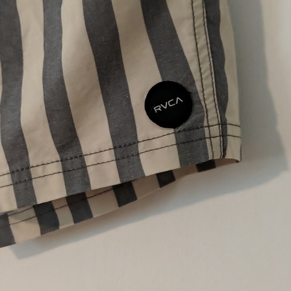 RVCA striped swim trunks - Picture 2 of 4